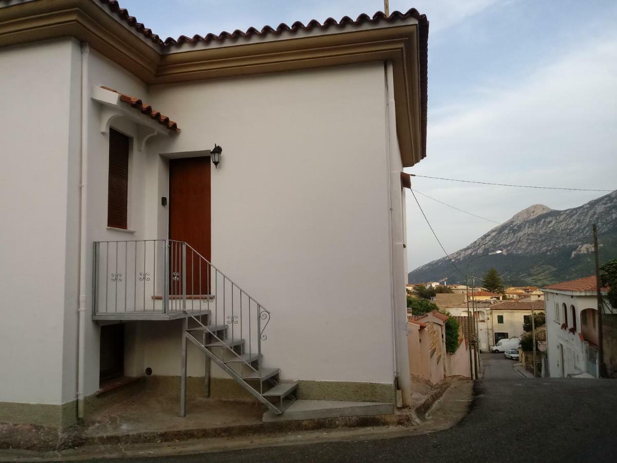 Appartamento Su Survaju Irgoli Exterior photo